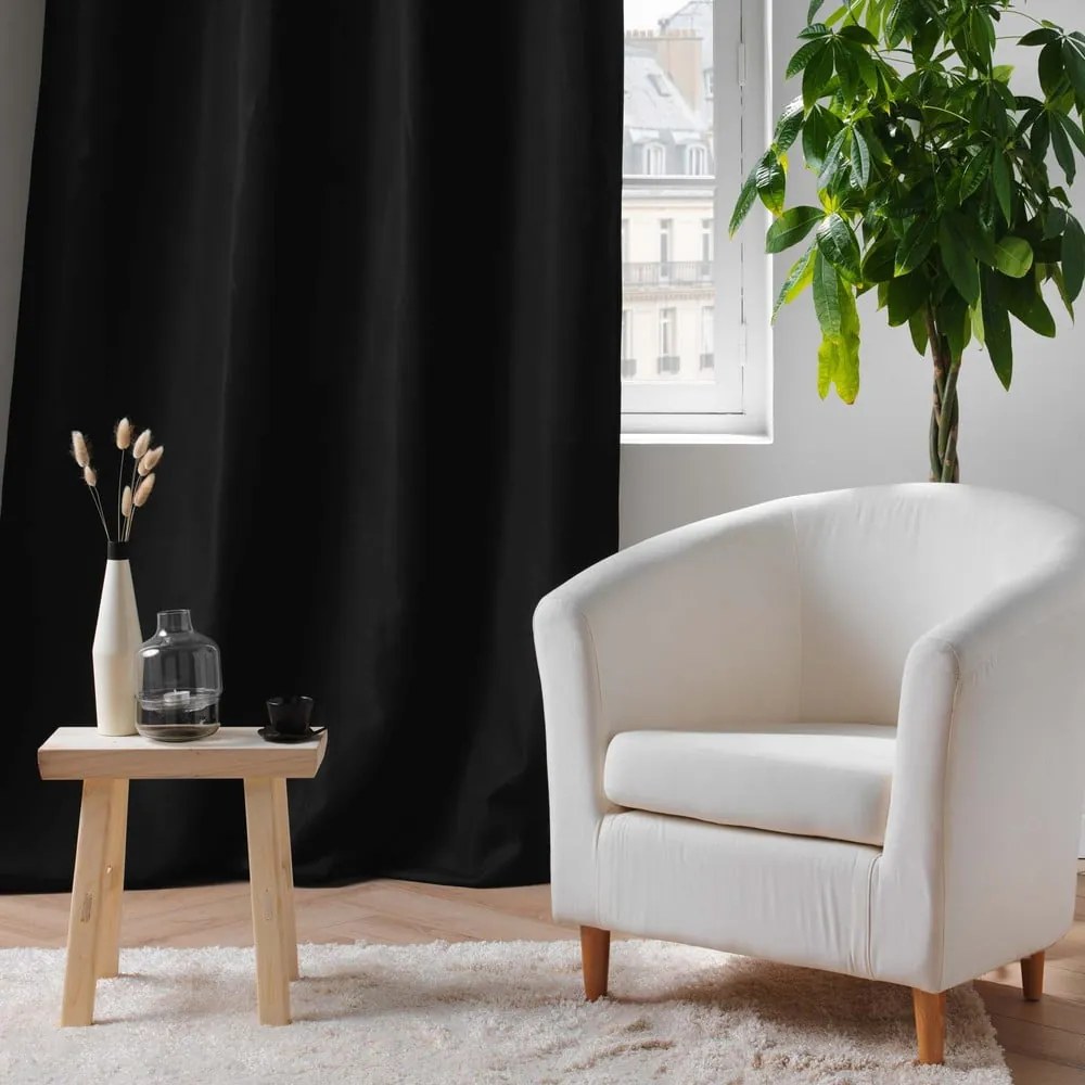 Czarna zasłona termiczna z mikrowłókna 135x260 cm Micropolar – douceur d'intérieur