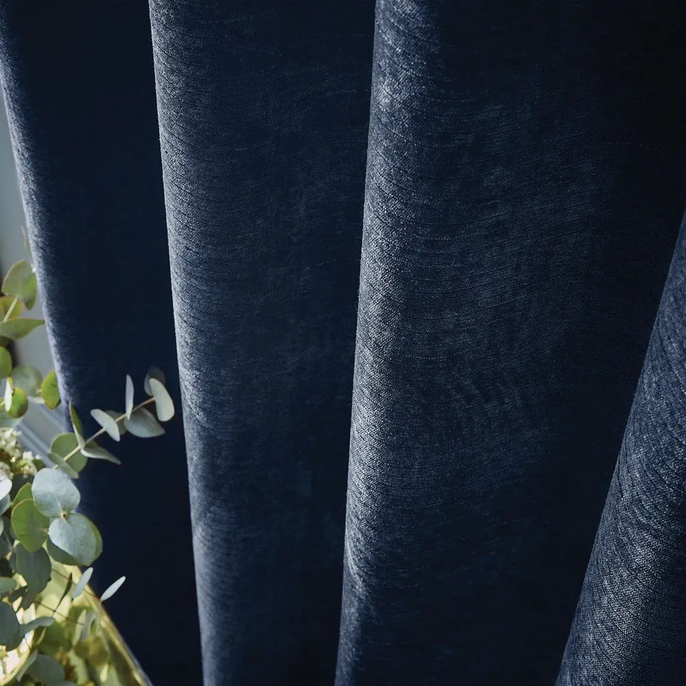 Ciemnoniebieskie zasłony termiczne z szenilu zestaw 2 szt. 229x183 cm Selene Luxury Chenille – Hyperion