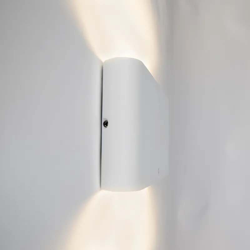 Zewnetrzna Lampa ścienna biała 17,5 cm z LED IP65 - Batt Nowoczesny Oswietlenie zewnetrzne