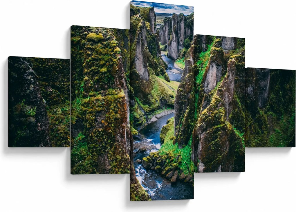 Obraz - Rzeka w skalistej dolinie (125x70 cm)