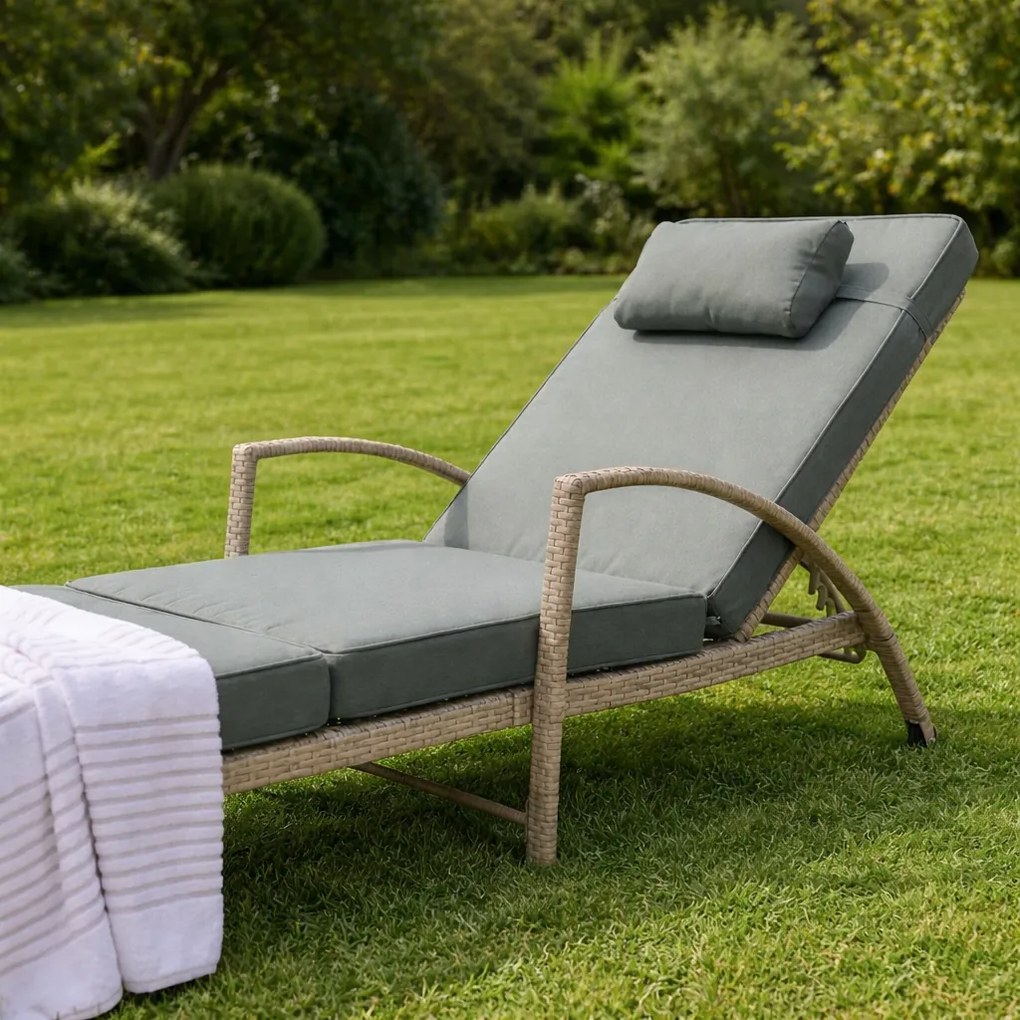 Zestaw 2 leżaków ogrodowych technorattan Ravello, naturalny, poduszki szare