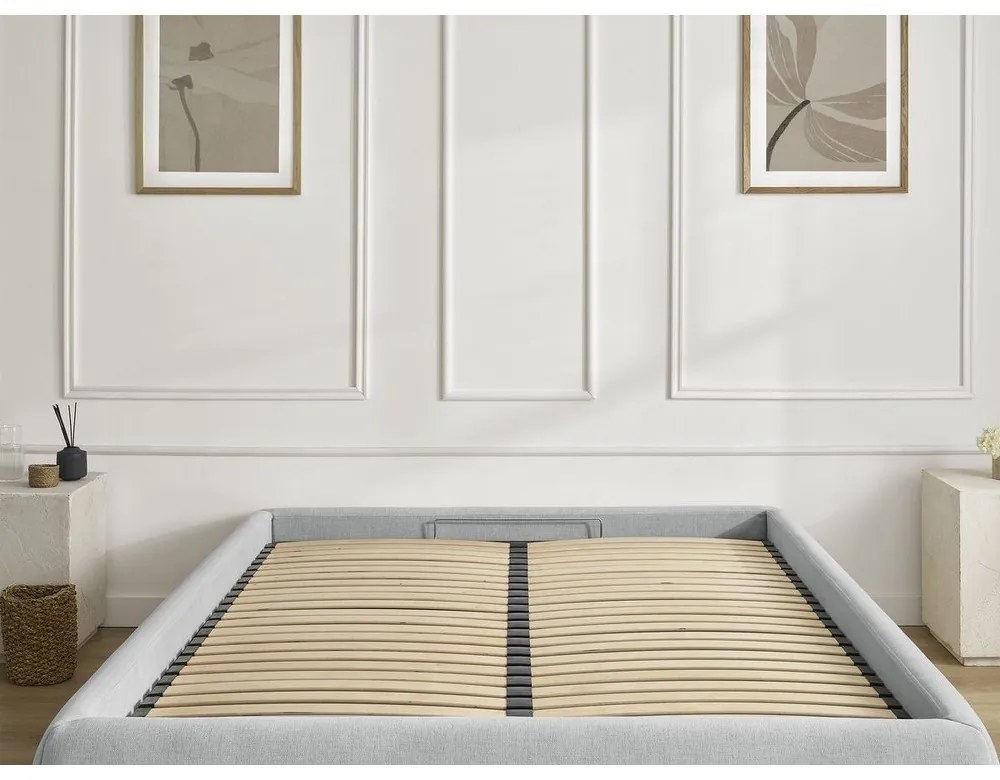 Jasnoszare tapicerowane łóżko dwuosobowe ze schowkiem/bez zagłówka ze stelażem 160x200 cm Inera – Bobochic Paris