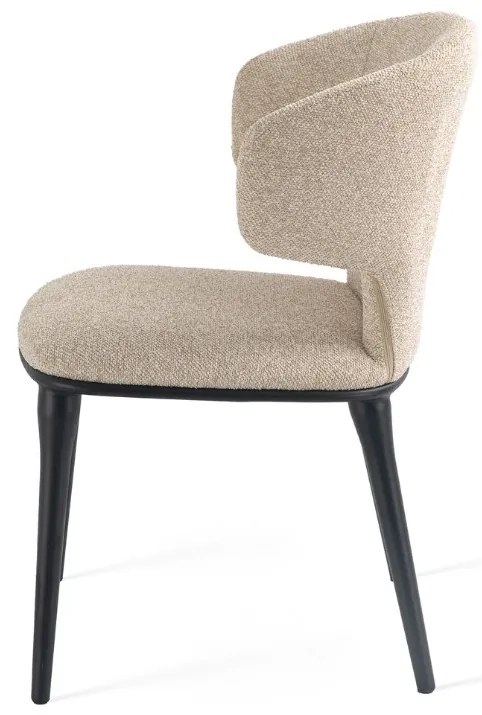 Stylowe krzesło do jadalni Serene, miękka beżowa tkanina, wygoda, solidne wykonanie, idealne do wnętrz z charakterem.