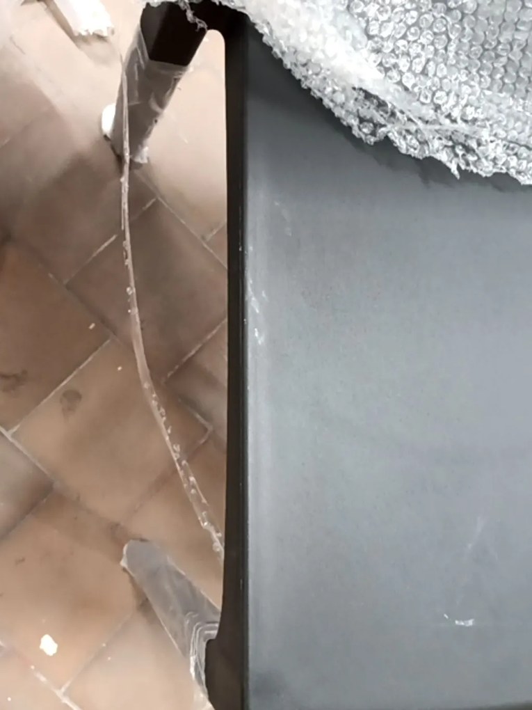 PROMOCJA Czarny plastikowy krzesło PAGI II. gatunek