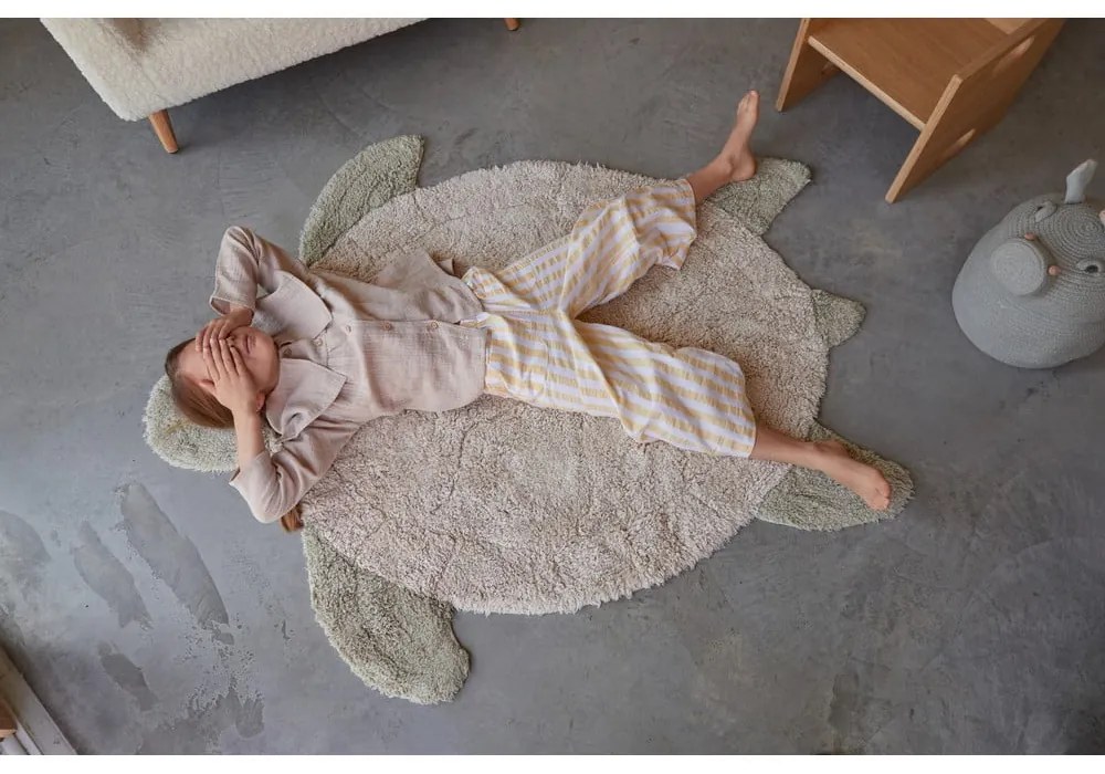 Beżowy bawełniany dywan dziecięcy tkany ręcznie odpowiedni do prania 110x130 cm Sea Turtle – Lorena Canals