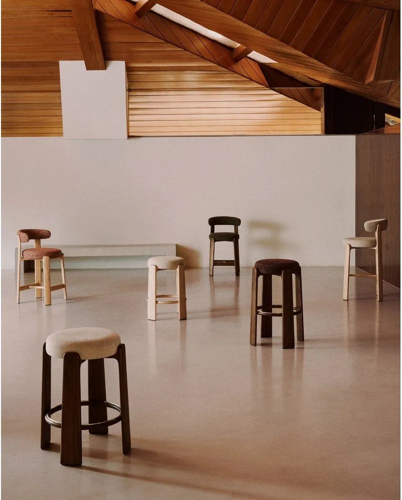 Hoker w kolorze zielono-ciemnonaturalnym z litego drewna jesionowego (wysokość siedziska 75 cm) Granite – Kave Home