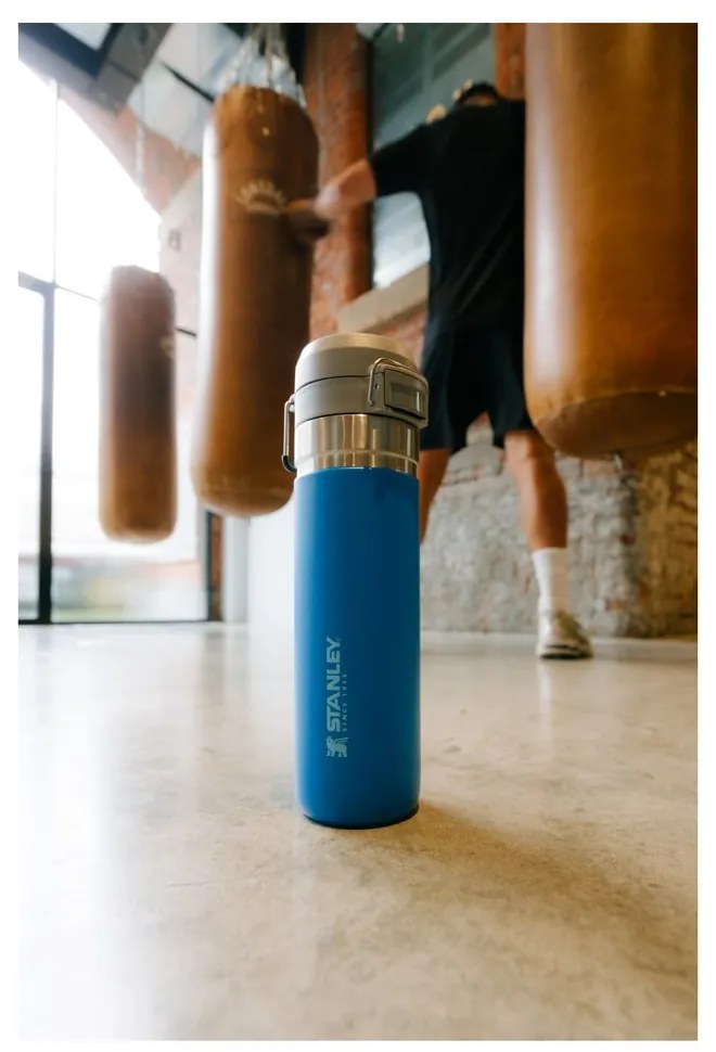 Niebieska butelka termiczna ze stali nierdzewnej 1,06 l QUICK FLIP Azure – Stanley