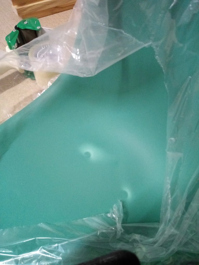 PROMOCJA Zielone krzesło KITO z bukowymi nogami II gatunek