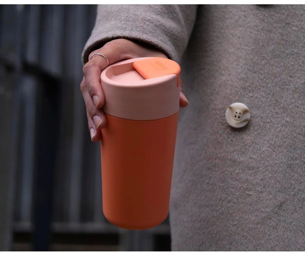 Pomarańczowy kubek podróżny 450 ml Sipp – Joseph Joseph