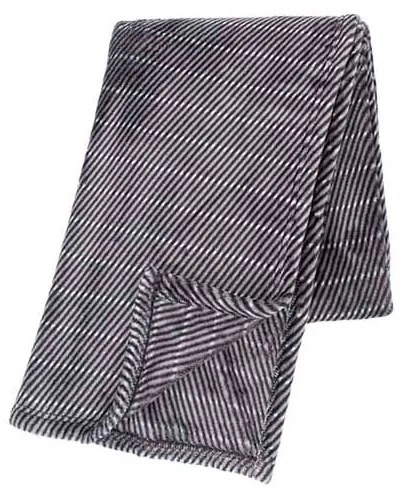 Szary koc z mikropluszu Tiseco Home Studio Stripes, 130x180 cm