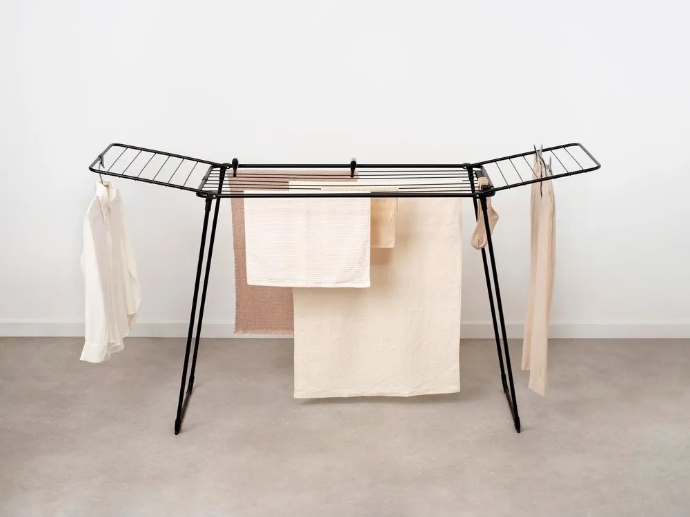 Suszarka na pranie w kolorze matowej czerni 22 m HangOn Too – Brabantia