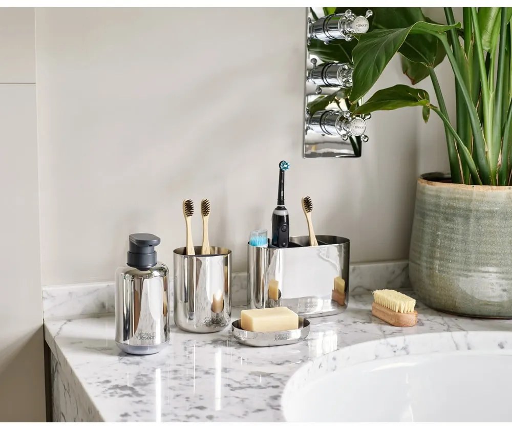 Mydelniczka ze stali nierdzewnej w kolorze srebra z połyskiem EasyStore Luxe – Joseph Joseph