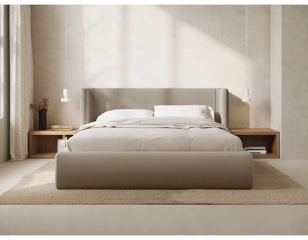 Jasnobrązowe tapicerowane łóżko dwuosobowe ze schowkiem ze stelażem 140x200 cm Jason – Windsor &amp; Co Sofas