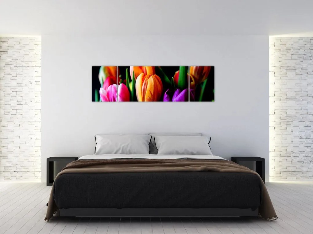 Obraz tulipanów na czarnym tle (170x50 cm)