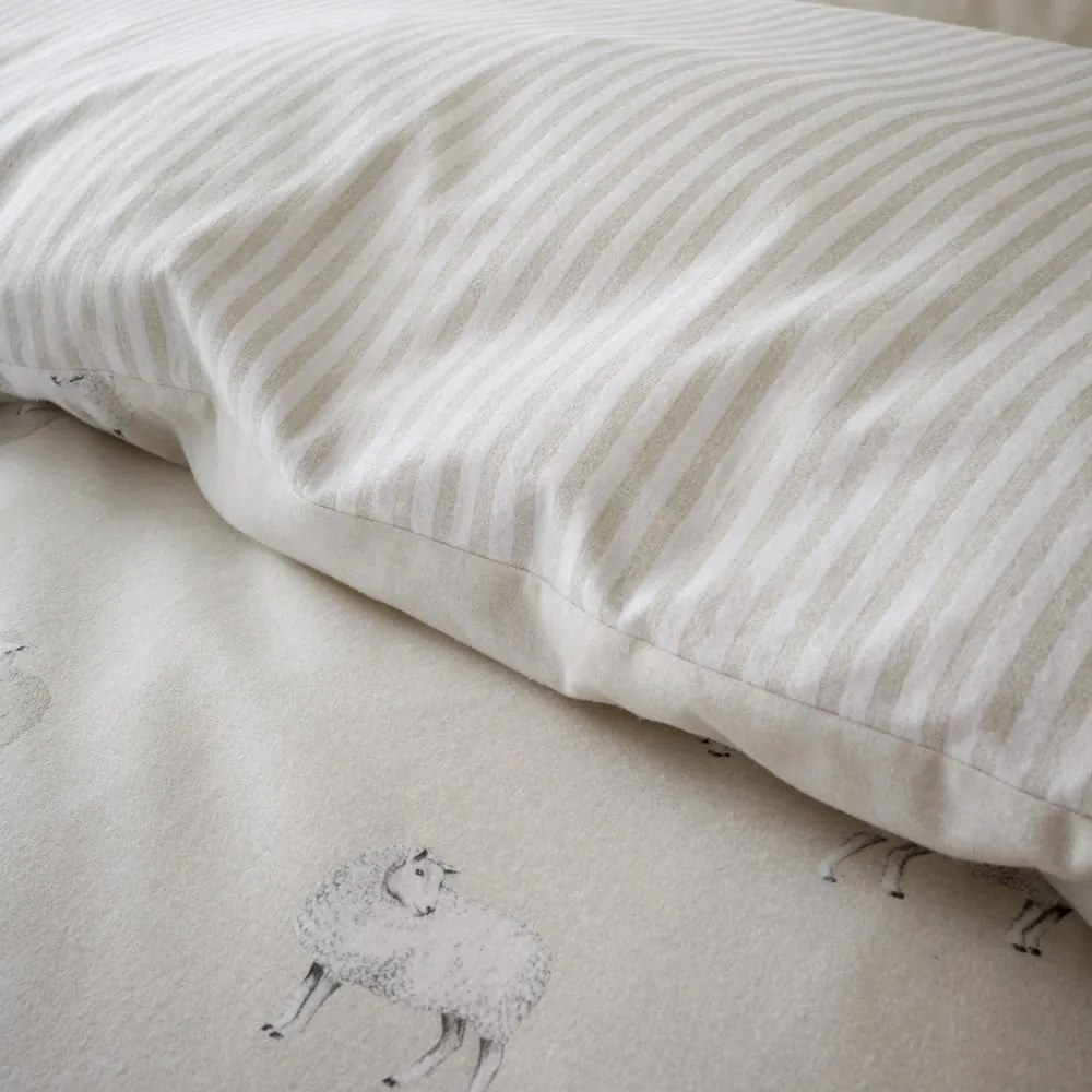 Beżowa flanelowa pościel dwuosobowa 200x200 cm Sheep – Catherine Lansfield