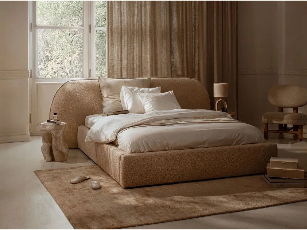 Beżowe tapicerowane łóżko dwuosobowe ze schowkiem i stelażem 200x200 cm Ovalo – Micadoni