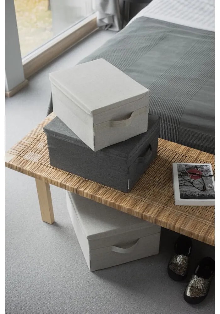 Beżowy tekstylny pojemnik z pokrywką 35x19x26 cm Soft Storage – Bigso Box of Sweden