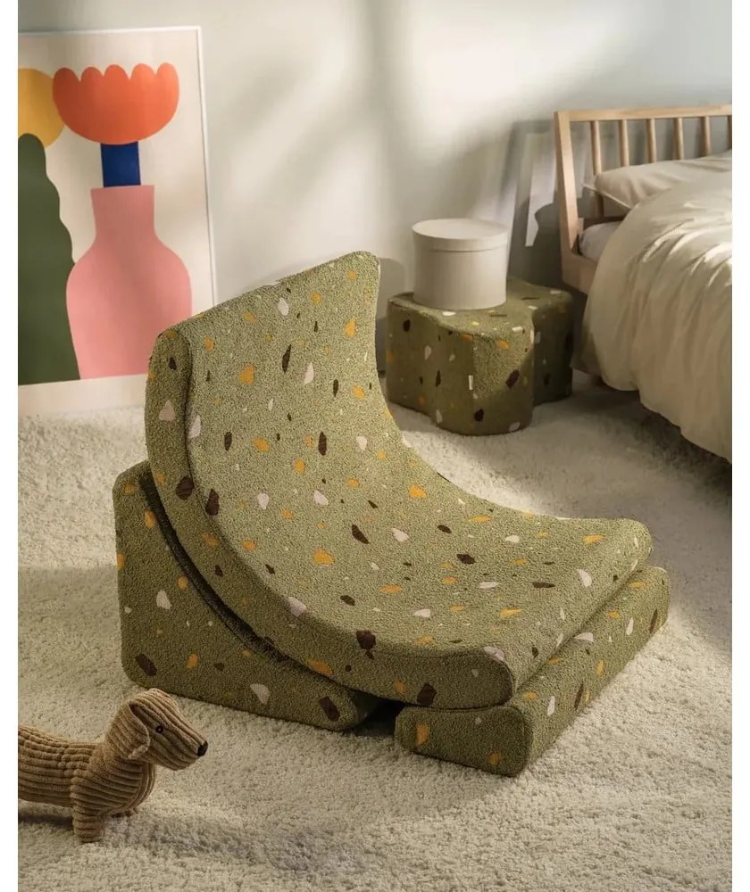 Zielony fotel dziecięcy z materiału bouclé/z tkaniny szenilowej Terrazzo Moon – Wigiwama