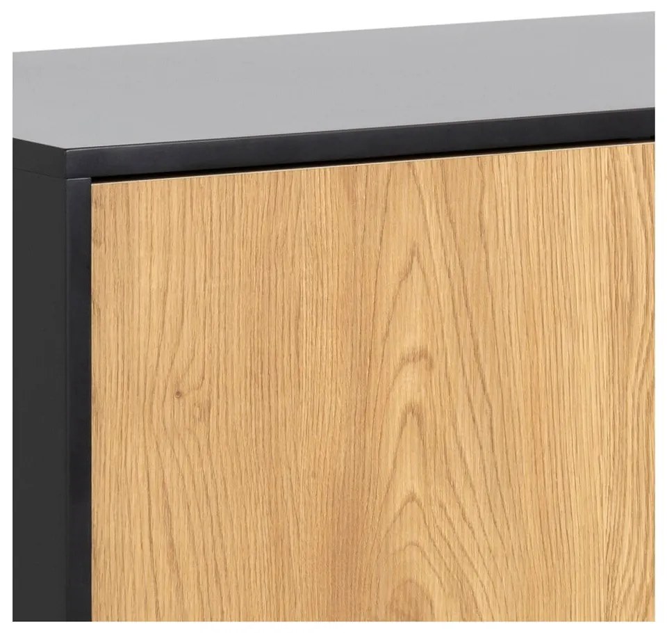 Czarno-naturalna niska komoda w dekorze dębu 120x82 cm Seaford – Actona