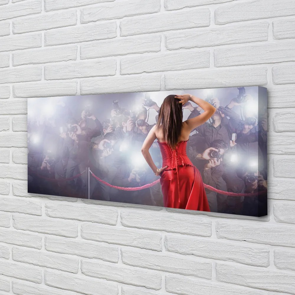 Zdjęcie na płótnie Kobieta w Czerwonej Sukni