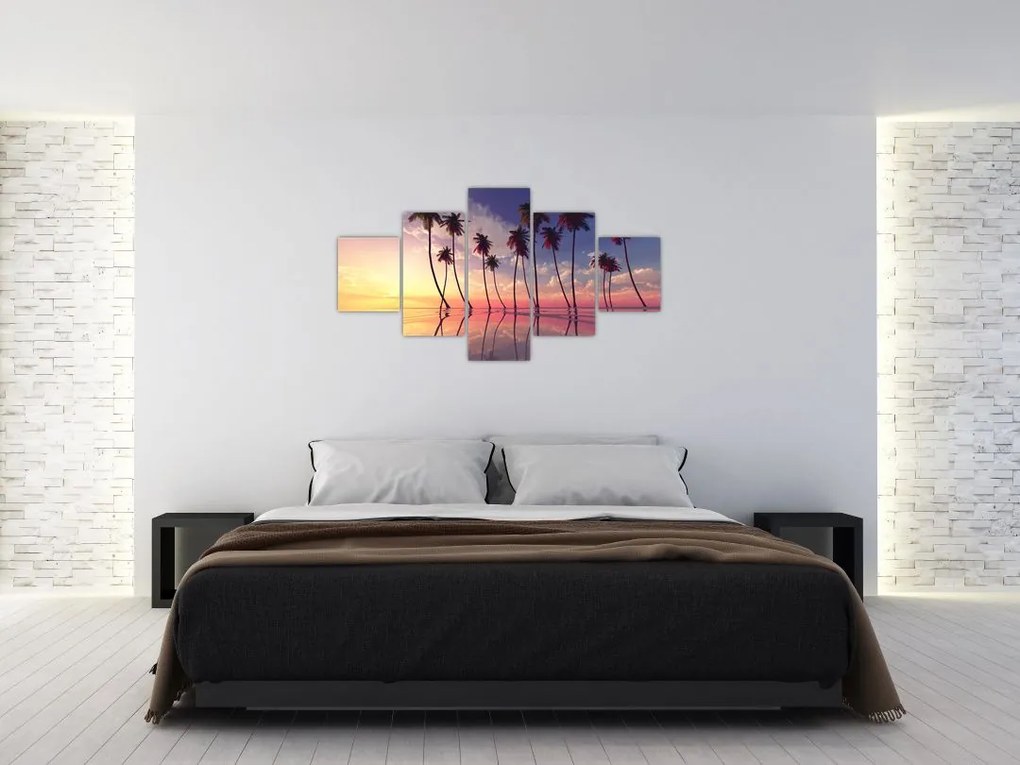 Obraz palm wznoszących się nad powierzchnią (125x70 cm)