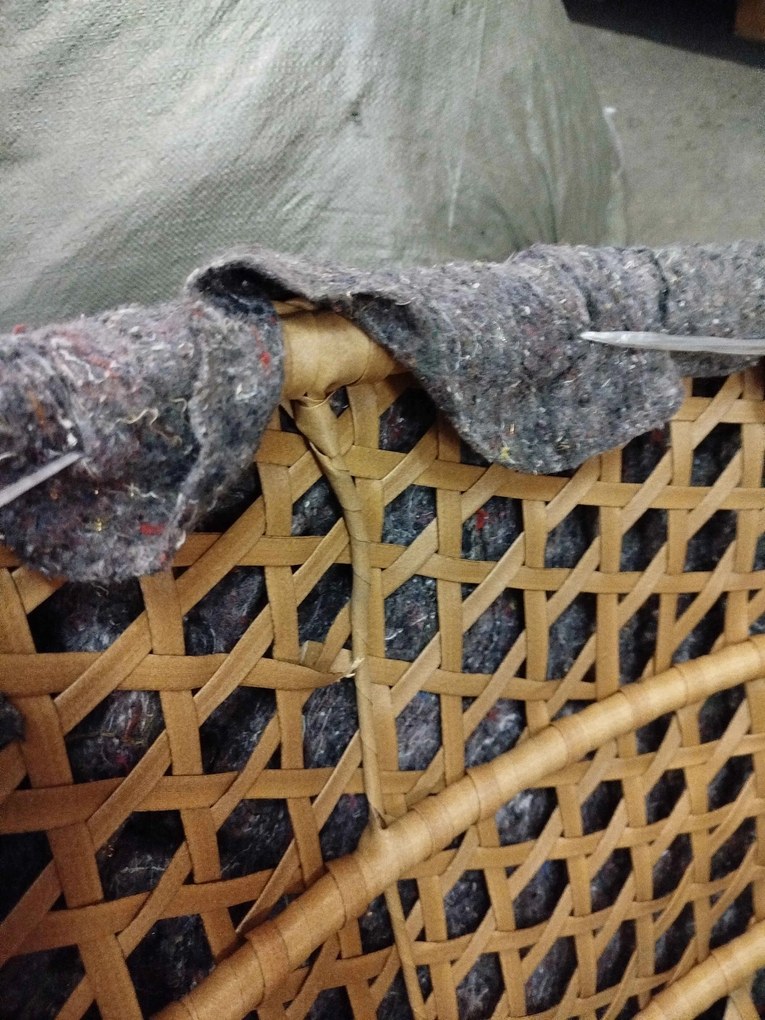 PROMOCJA Jasnobrązowe wiszące krzesło TROPIKAL ze stojakiem II. jakość