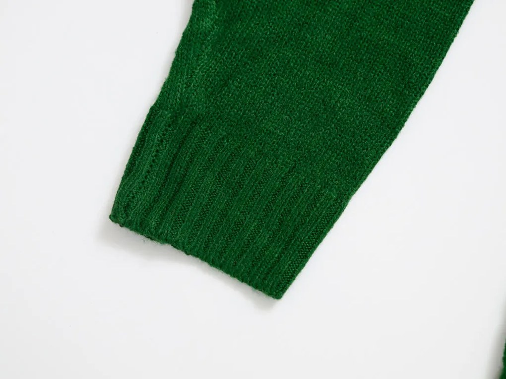 Świąteczny sweter damski GNOME ciemnozielony - różne rozmiary Wielkość: XL