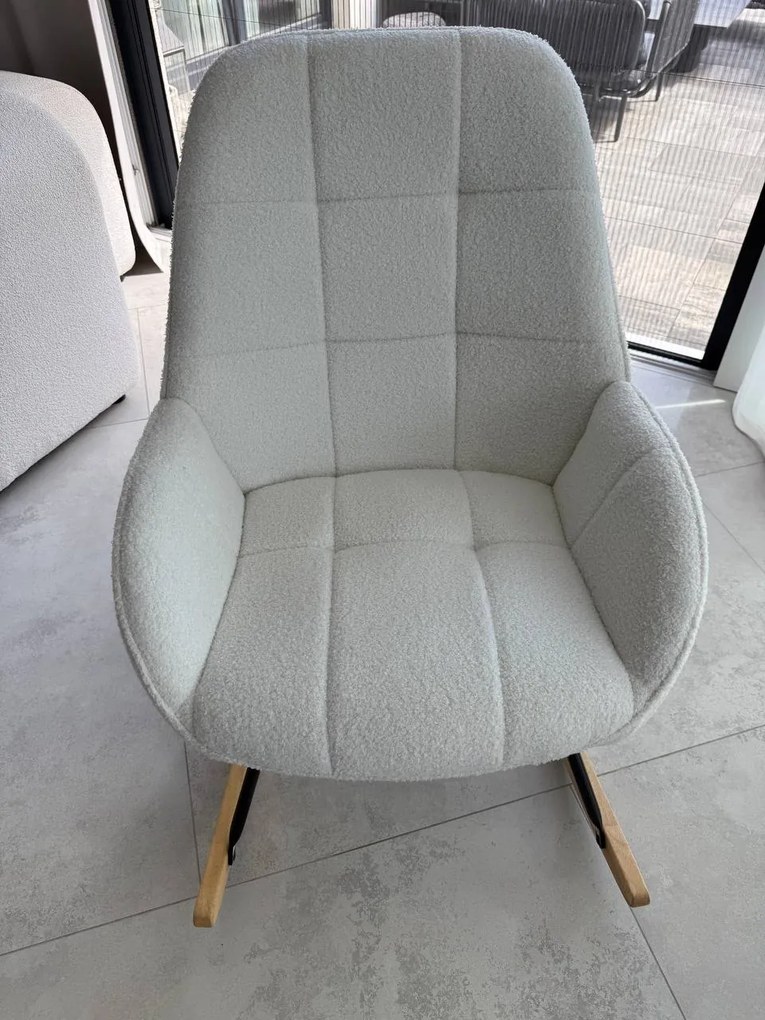 Fotel bujany do salonu, sypialni, na płozach jasny beż, tkanina boucle, FW2
