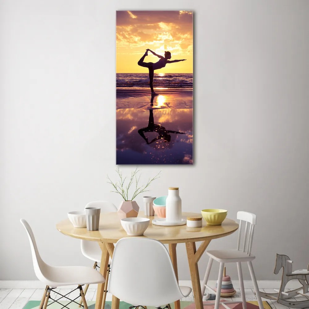Foto obraz akryl pionowy Joga na plaży