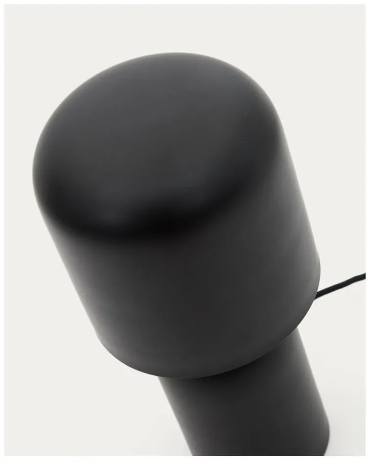 Czarna lampa stołowa z metalowym kloszem (wysokość 28 cm) Monze – Kave Home