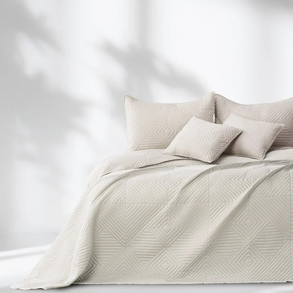 Kremowa narzuta pikowana z mikrowłókna 240x260 cm Softa – Restilo