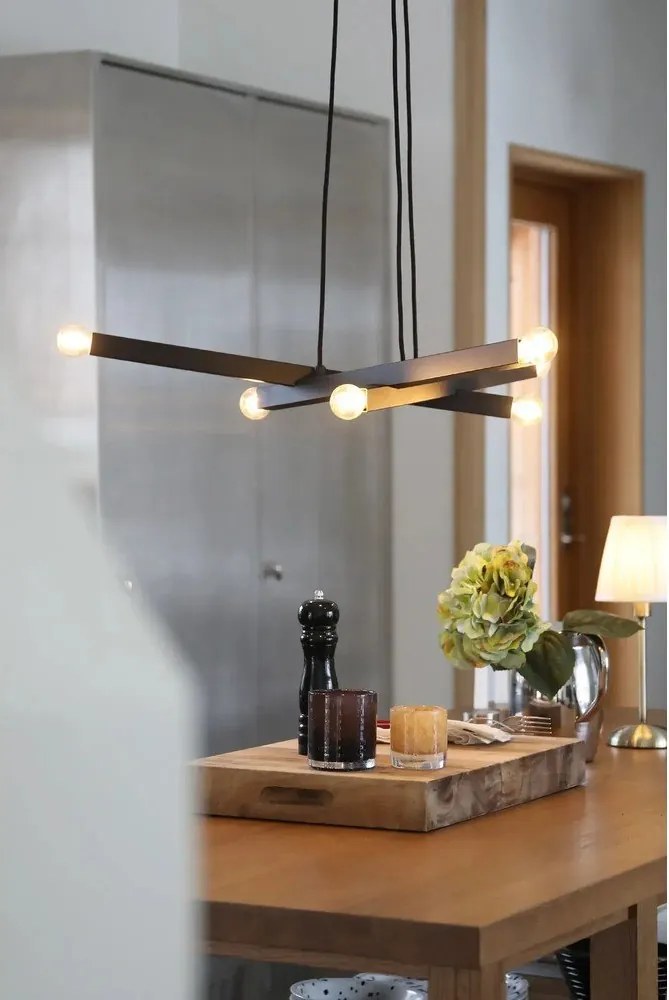 Czarna metalowa lampa wisząca Stack – Markslöjd