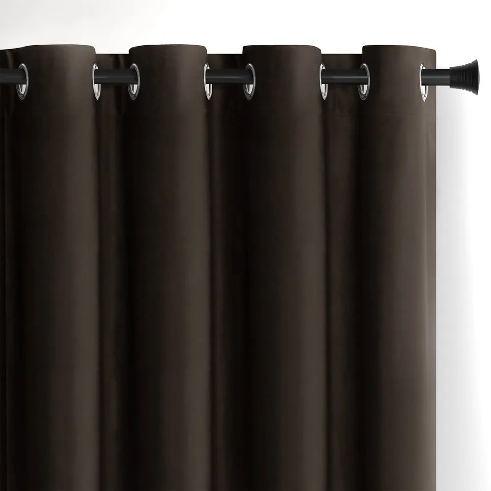 Brązowa aksamitna zasłona częściowo zaciemniająca (dimout) 140x270 cm Eyelets – Restilo