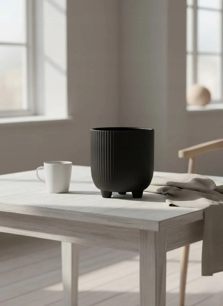 Doniczka Osłonka Czarna 15 Ceramiczna na Trzech Nóżkach Designerska Donica