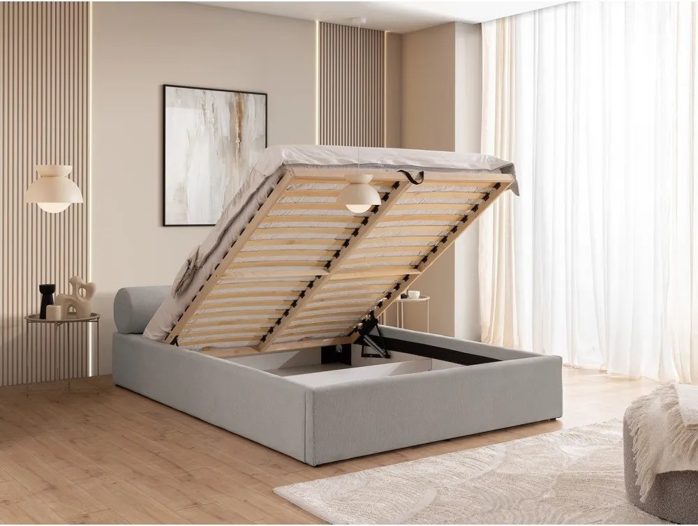 Jasnoszare tapicerowane łóżko dwuosobowe ze schowkiem i stelażem 200x200 cm Cille – Ropez