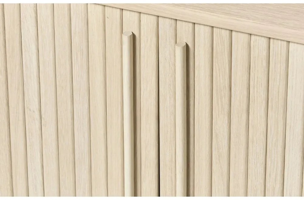 Komoda w dekorze dębu z drzwiami przesuwnymi w naturalnym kolorze 140x76x45 cm Meta – Unique Furniture