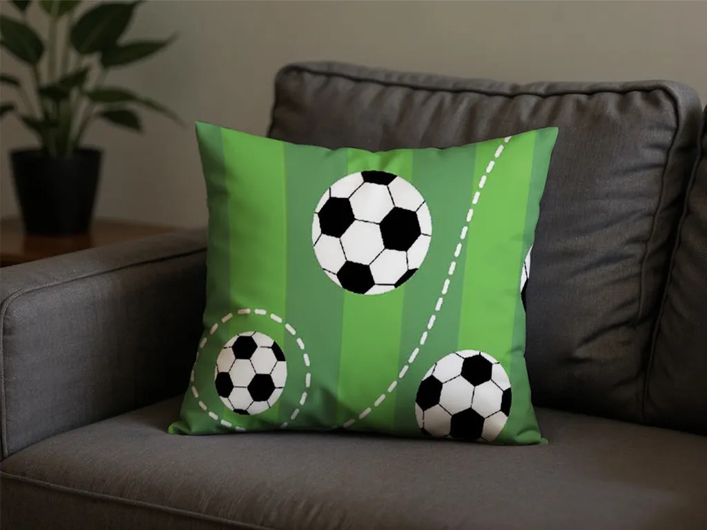 Poszewka na poduszkę z polibawełny FOOTBALL TIME POLY 45x45 cm, zielona