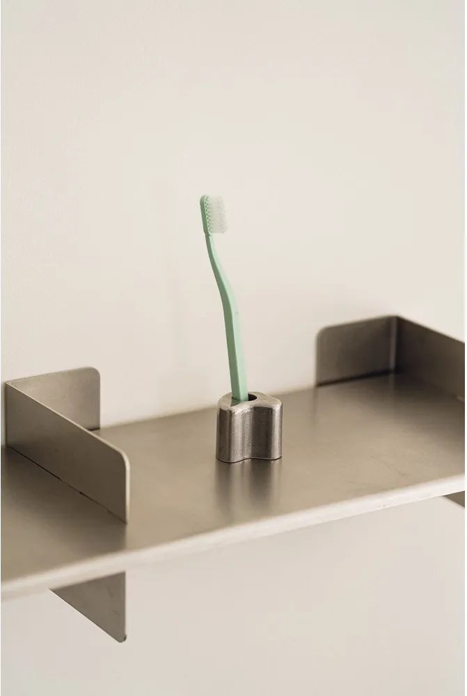 Metalowy uchwyt na szczoteczki do zębów w kolorze srebra Mis – noo.ma