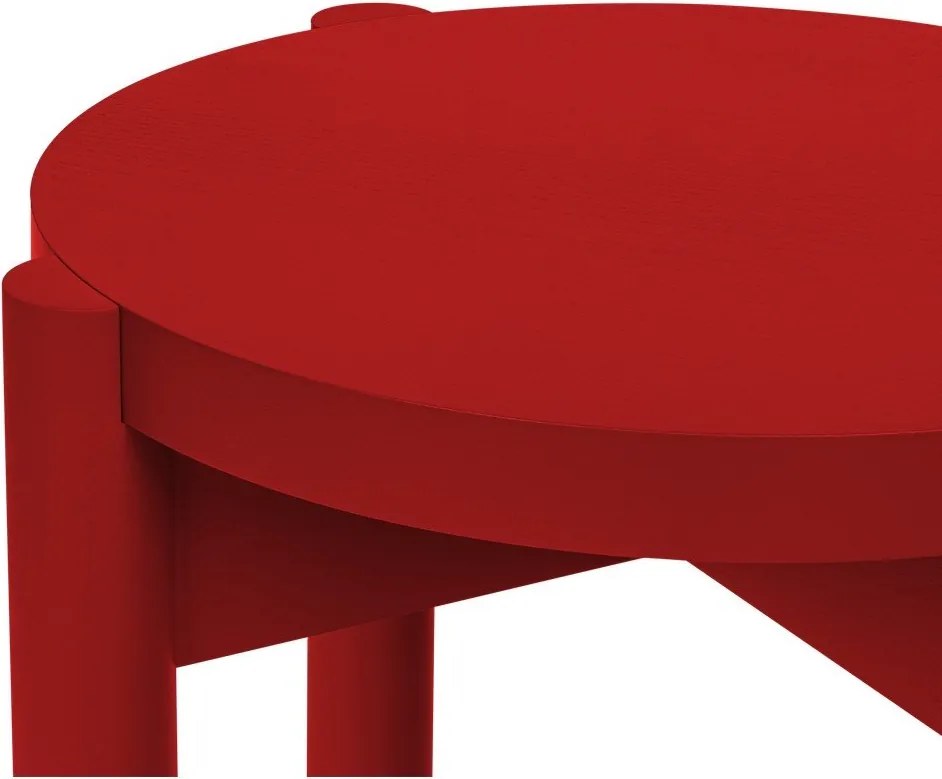 Czerwony stołek z litego drewna bukowego Hopp – noo.ma