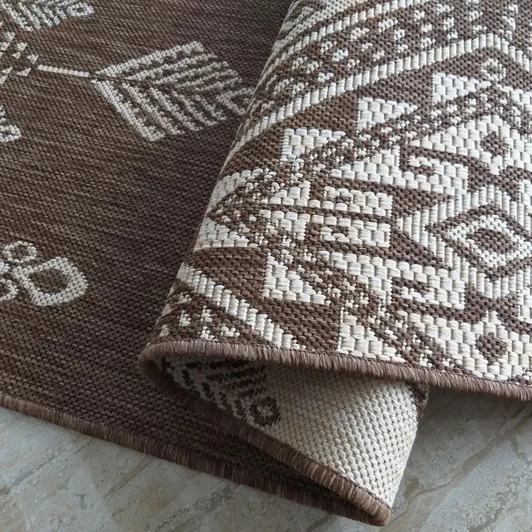 Brązowy dywan dwustronny w stylu boho T7-F36