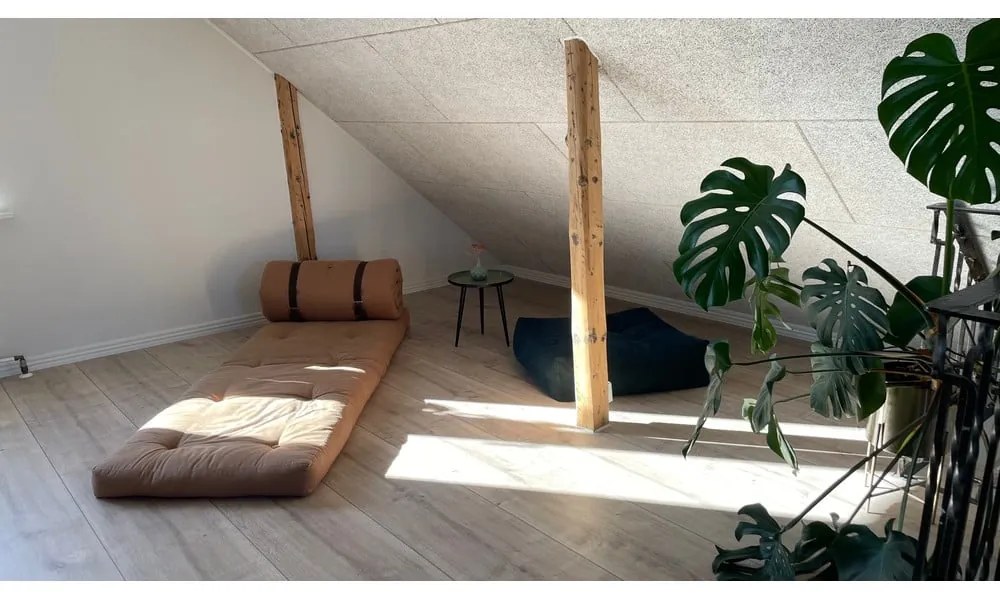 Rozkładany fotel z jasnobeżowym obiciem Karup Design Buckle Up Natural