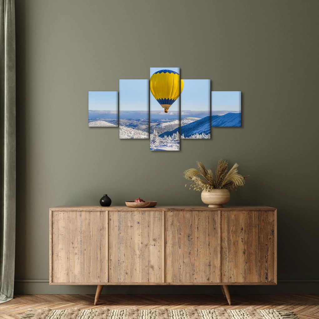 Obraz - Lot nad zimowym krajobrazem (125x70 cm)