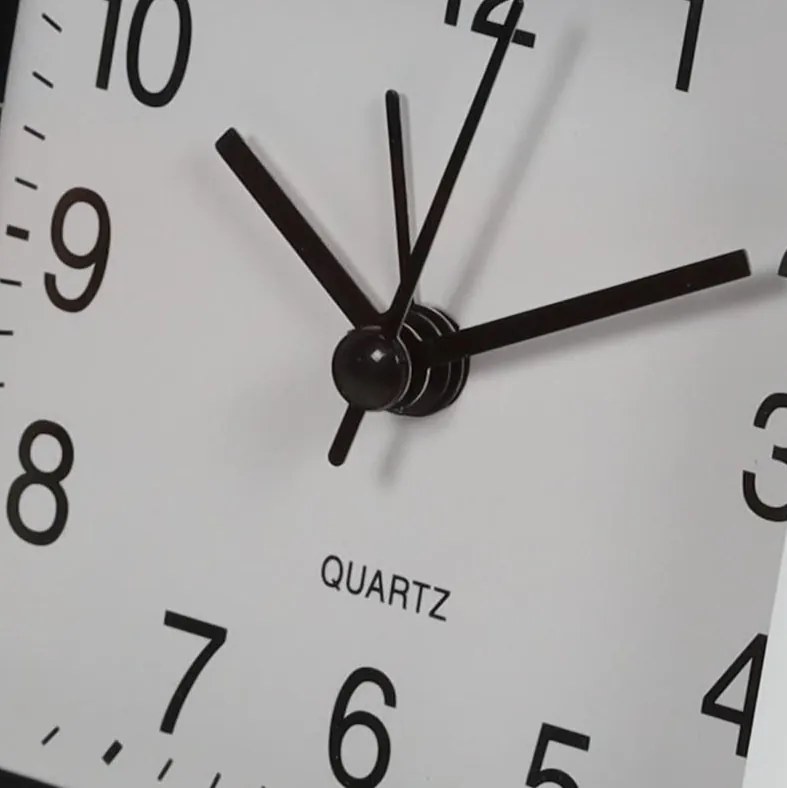 Cichy zegar stołowy do sypialni, budzik z mechanizmem QUARTZ