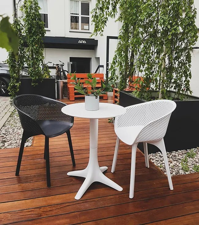 Czarne ażurowe krzesło balkonowe, tarasowe S6-M26