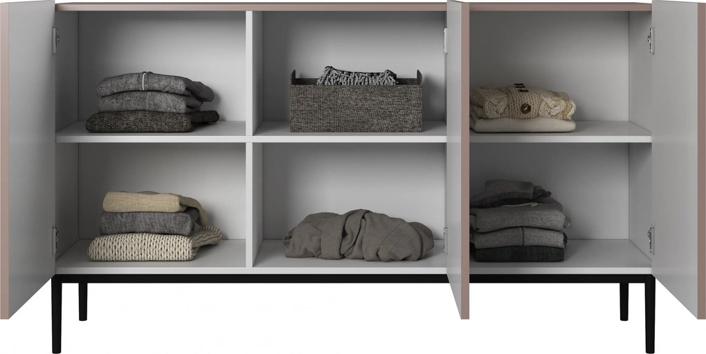 Komoda Nicole 150 cm trzydrzwiowa z ryflowanym frontem - antyczny róż MDF / czarne nóżki