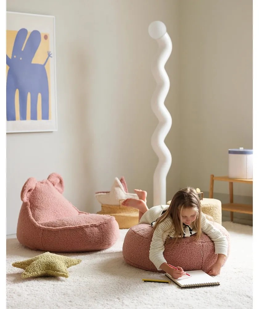 Różowy dziecięcy worek do siedzenia z materiału bouclé Bear – Wigiwama