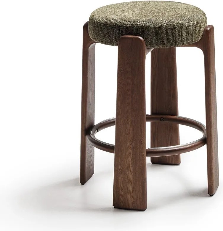 Zielony/w ciemnym naturalnym kolorze hoker z litego drewna jesionowego (wysokość siedziska 65 cm) Granite – Kave Home