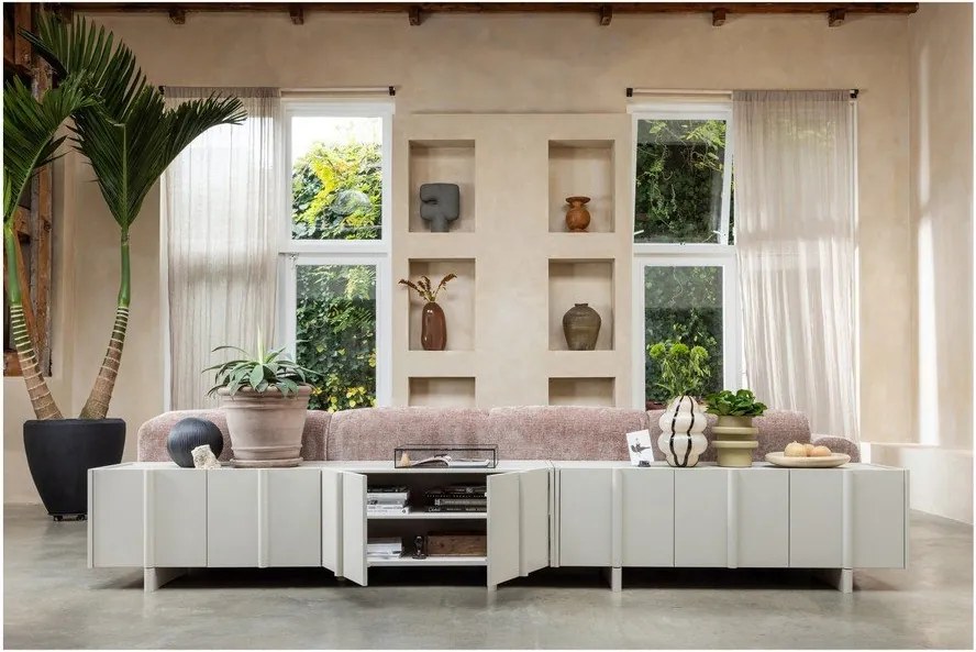 Jasnoszara szafka pod TV z litego drewna sosnowego 152x53x46 cm Basu – WOOOD