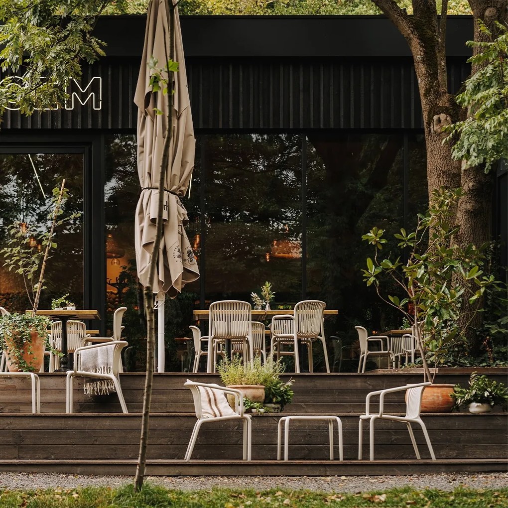 Kwadratowy stolik do ogrodu Brene 55x54 cm, z tworzywa