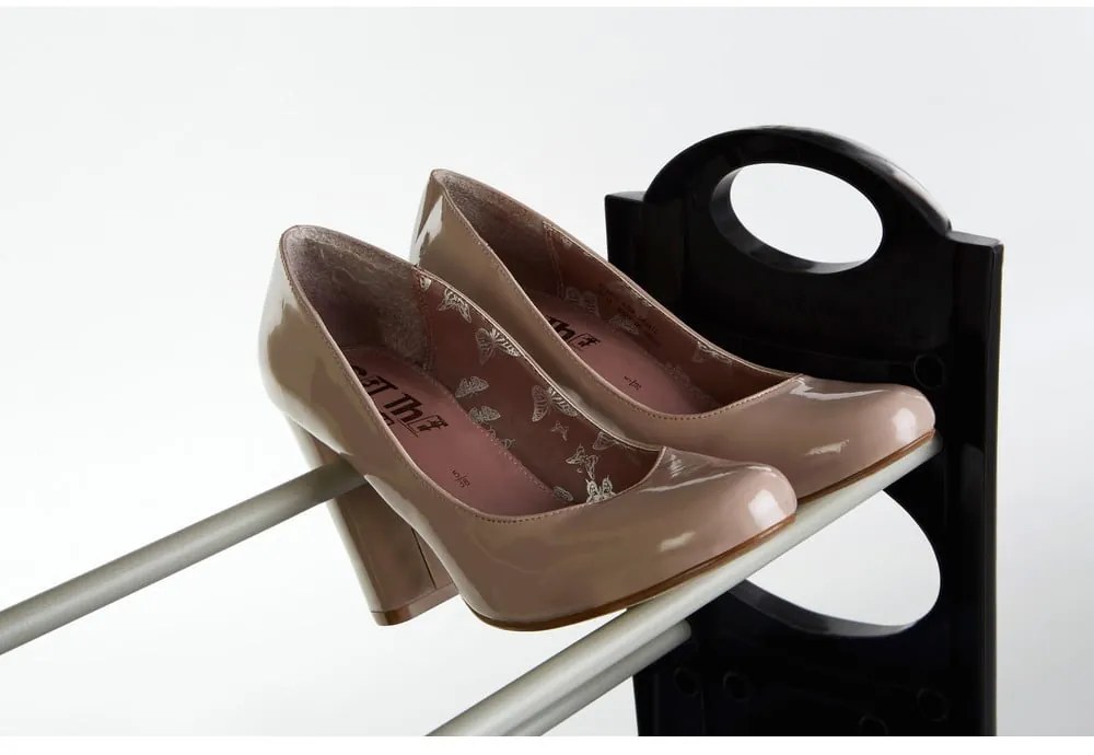 Metalowy regał na buty w czarno-srebrnym kolorze Tavia – Premier Housewares